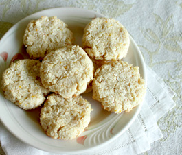 Coconut Almond Macaroons Vegan
